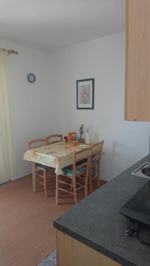 Apartmani Sonia Njivice Exterior foto